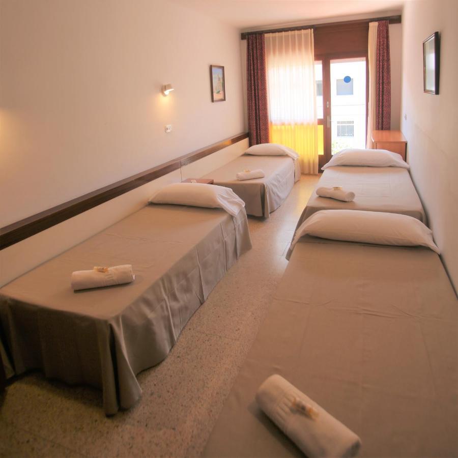 Pension Hostel Costa Brava 埃斯塔蒂特 外观 照片