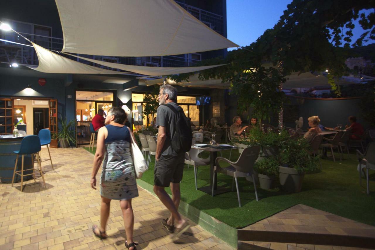 Pension Hostel Costa Brava 埃斯塔蒂特 外观 照片