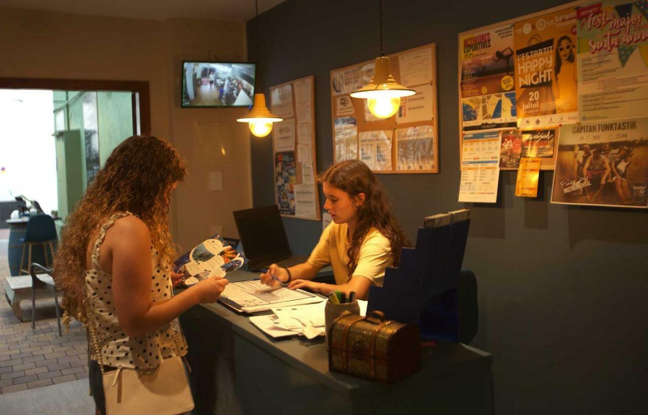 Pension Hostel Costa Brava 埃斯塔蒂特 外观 照片